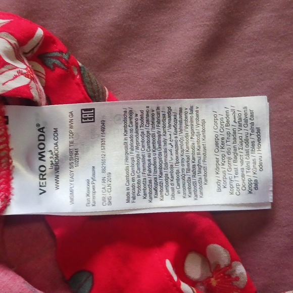 Tied up top floral design - Picture 3 of 3